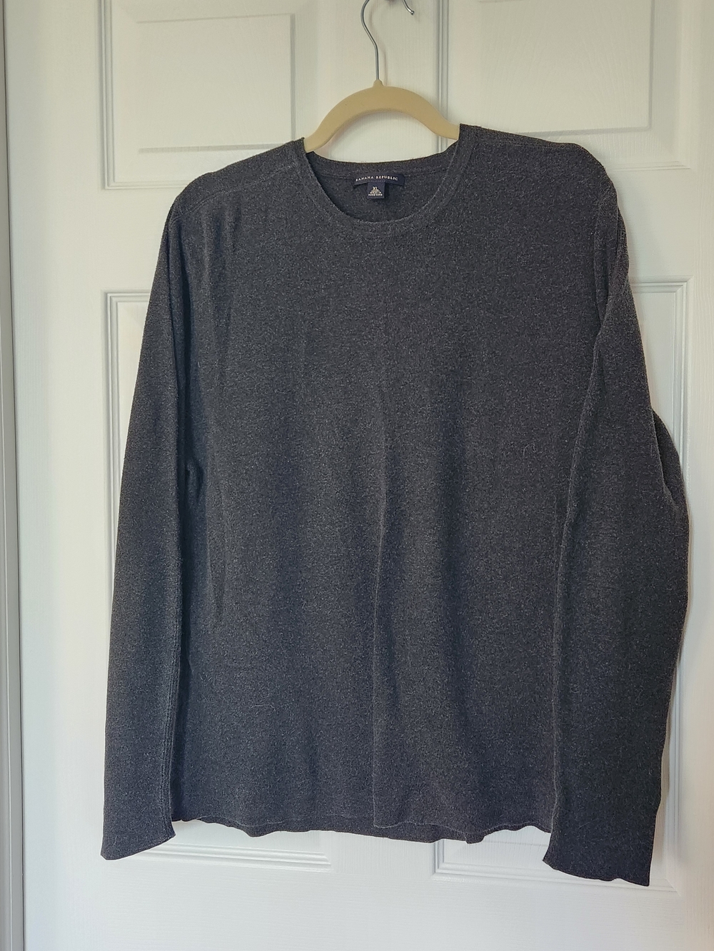 Banana Republic Charcoal Grey Crewneck Long Sleeve Shirt